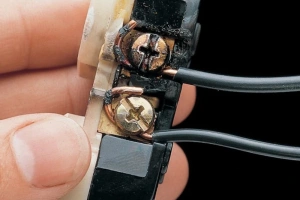 falso contacto eléctrico en un tomacorrientes